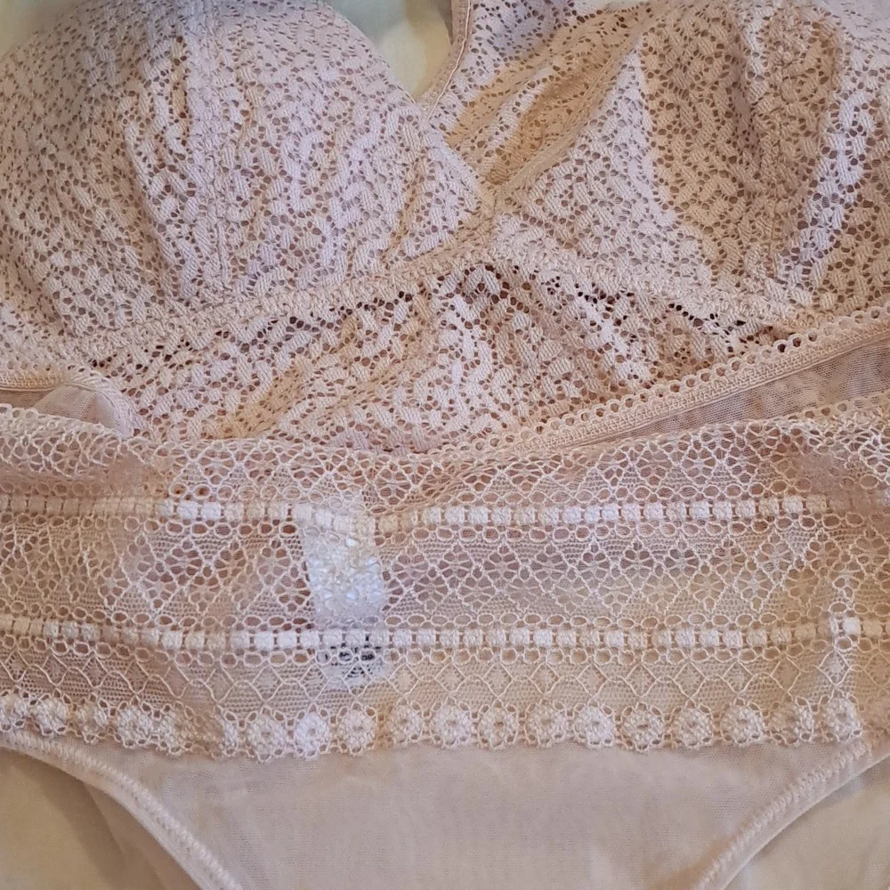 DKNY Lace Bralett and Panty Set, Soft Blush, Bralett M Panty L. NWOT